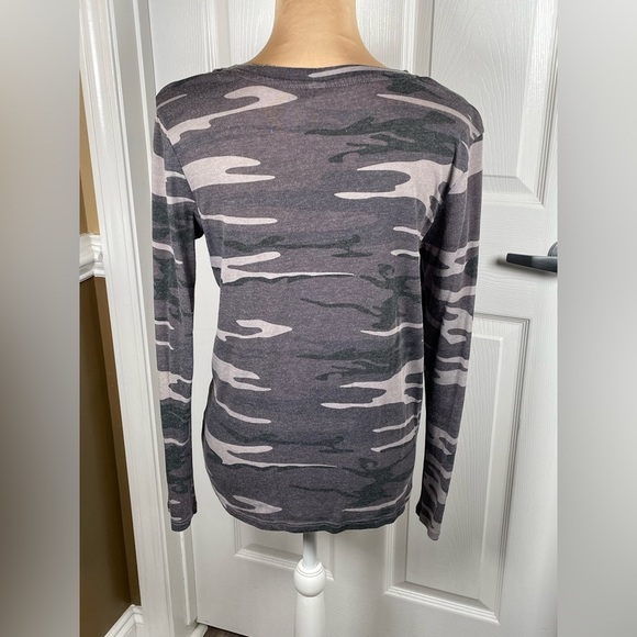 Altar’d State Camo Top Small - Picture 5 of 7